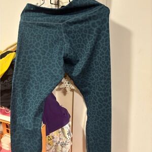 Nike women’s leopard print leggings turquoise